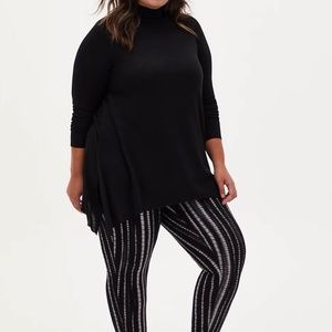 NWOT Torrid Black Hacci Mock Neck Shark Bite Tee 0X